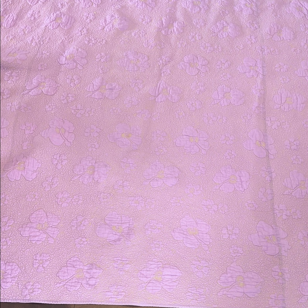Floral Lavender Quilted Bedspread - Picture 5 of 8
